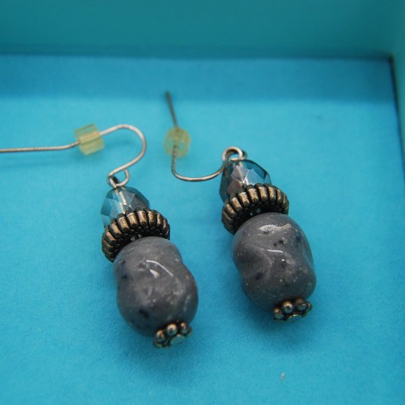 Lot of 2 pairs of Dangle Earrings - Very Nice - Picture 2 of 9